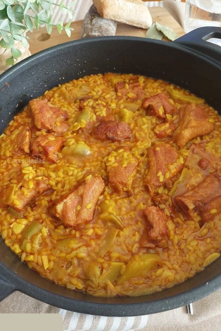Arroz-con-costillas-adobadas-y-alcachofas